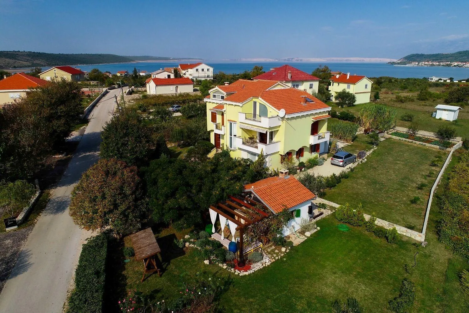 Apartments Secret Garden Razanac